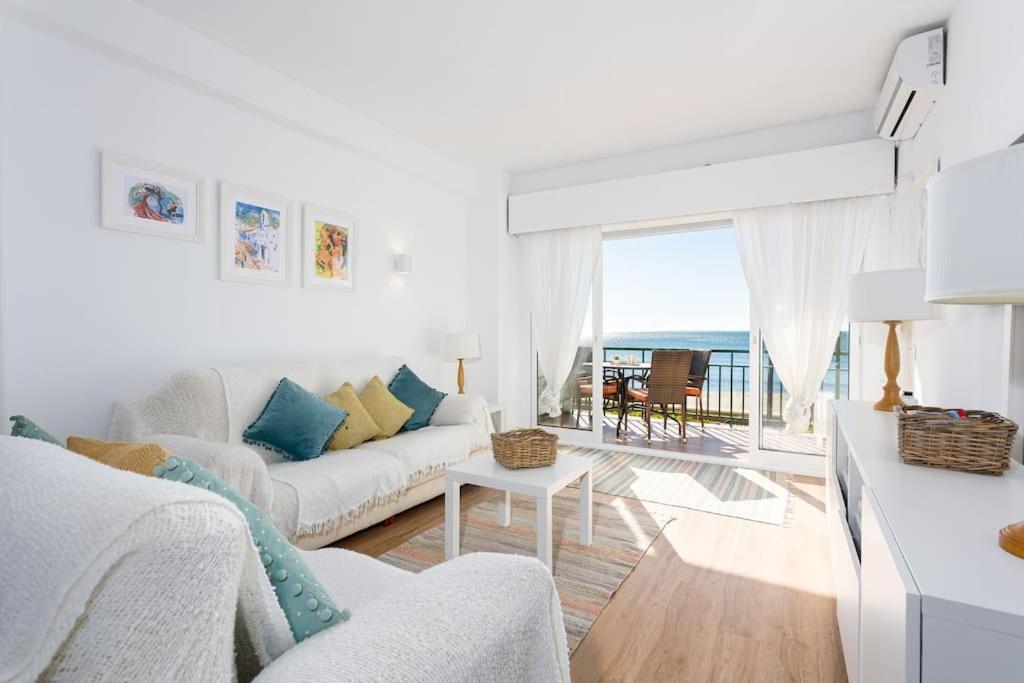 Ensuite Mediterranean Sea Front Appartement